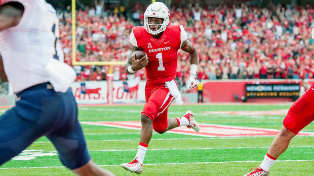 greg-ward-houston-cougars-beat-navy-midshipment.jpg